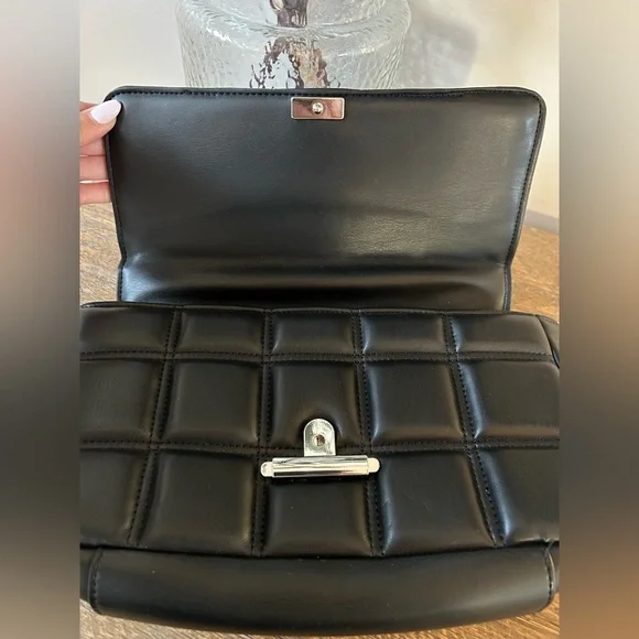 TOPSHOP BLACK QUILTED DUAL SHOULDER CROSSBODY BAG - Picture 6 of 7